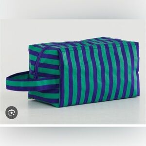 Baggu NWT blue/green stripe Dopp kit